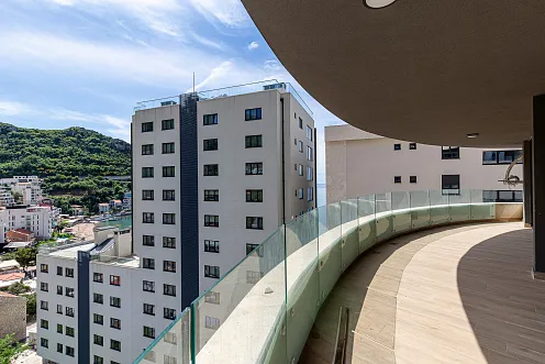 Apartment in Rafailovići mit einer Gesamtfläche von 127 m² plus einer Terrasse von 13 m²